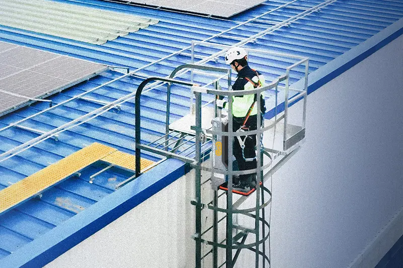 3S LIFT Tower Climber application case for photovoltaic installation on the roof of a power grid company in China