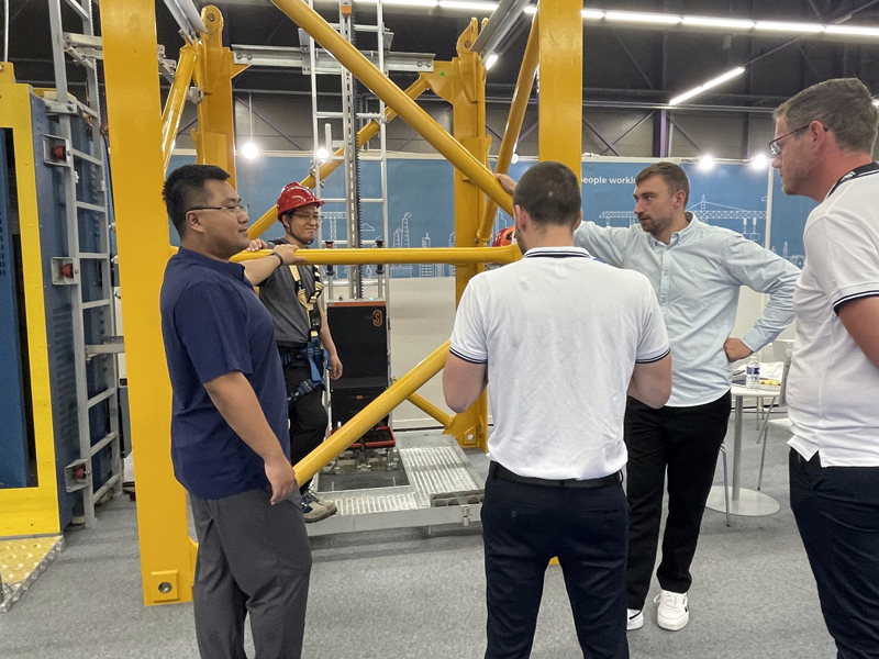 France-GDL-Exhibition7bru