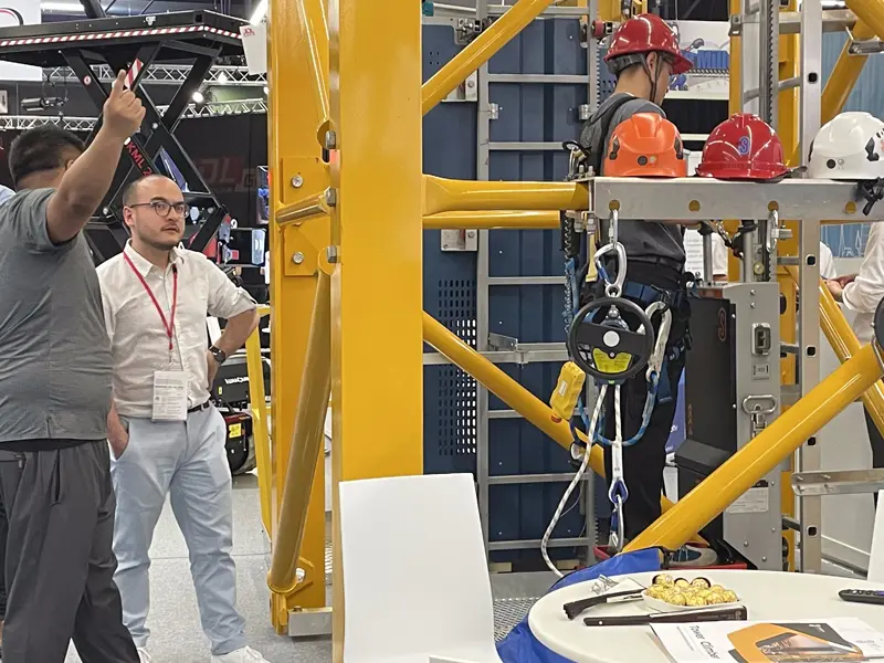 France-GDL-Exhibition2dj2